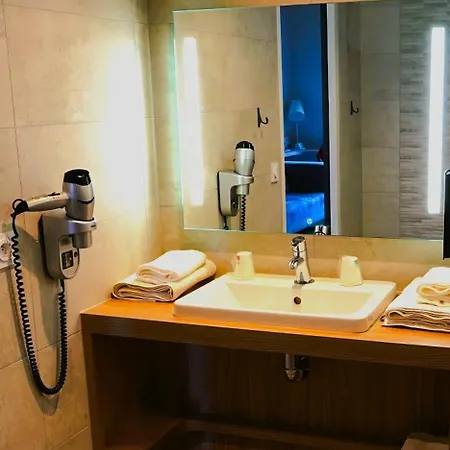 Kyriad Clermont Ferrand Nord - 3*