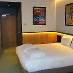里永基克莱蒙费朗北里亚德酒店 3*