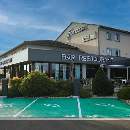 里永基克莱蒙费朗北里亚德酒店 3*