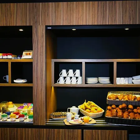 Kyriad Clermont Ferrand Nord - Otel 3*