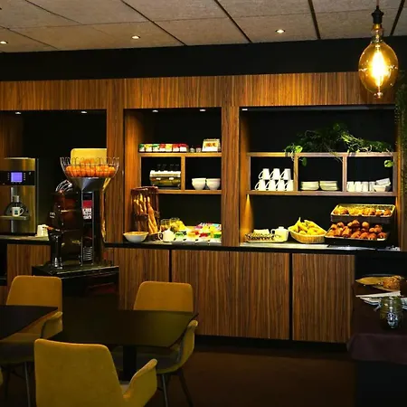 Kyriad Clermont Ferrand Nord - Otel Riom