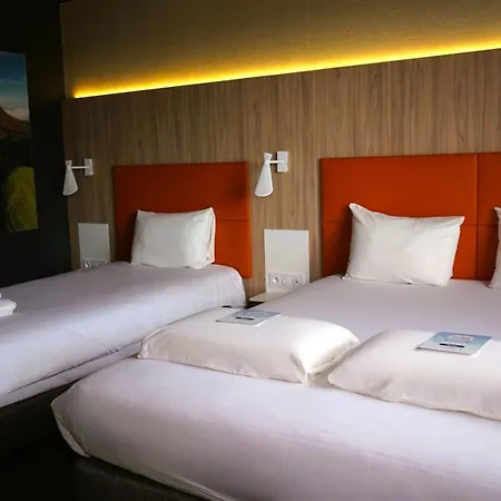 Hotell Kyriad Clermont Ferrand Nord - Riom