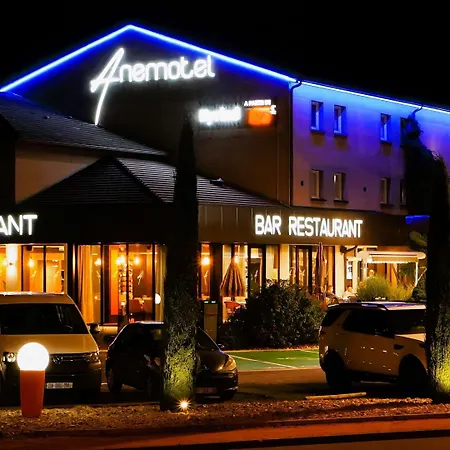 Kyriad Clermont Ferrand Nord - Hotell