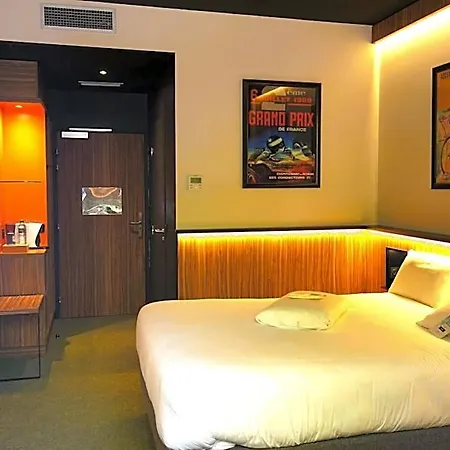 Kyriad Clermont Ferrand Nord - 호텔 3*