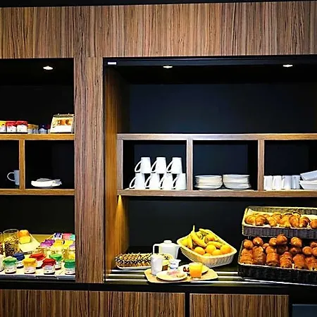 Kyriad Clermont Ferrand Nord - 호텔 3*