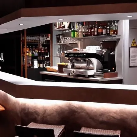 Hotell Kyriad Clermont Ferrand Nord - 3*