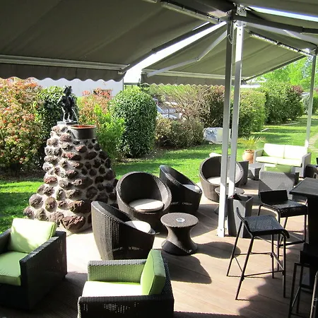 Kyriad Clermont Ferrand Nord - 리옴