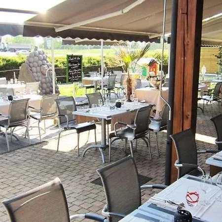 Kyriad Clermont Ferrand Nord - ホテル 3*