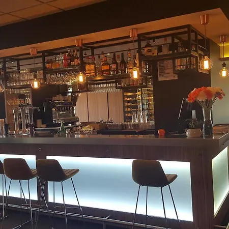 Kyriad Clermont Ferrand Nord - Otel 3*