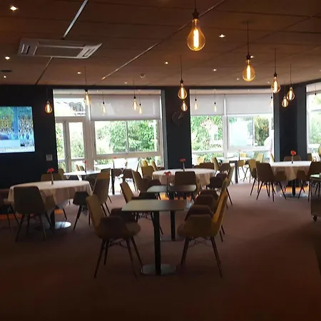 Kyriad Clermont Ferrand Nord - Otel 3*