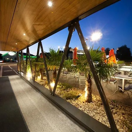 Kyriad Clermont Ferrand Nord - Otel Riom