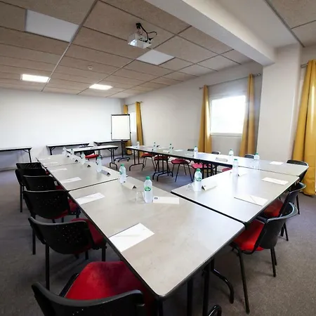 Kyriad Clermont Ferrand Nord - 3* Riom