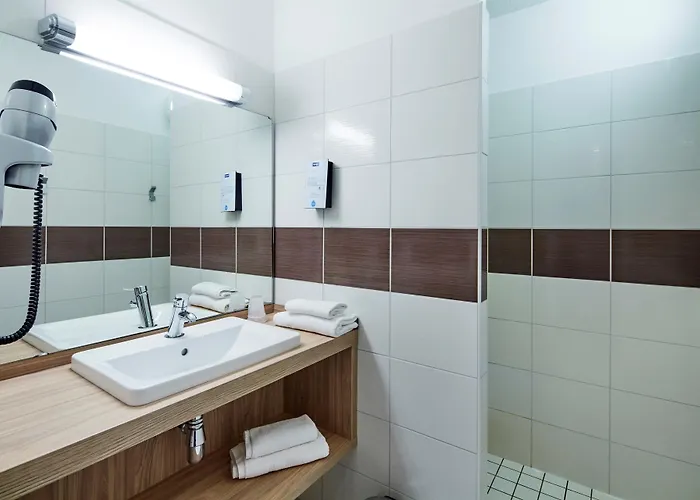 Kyriad Clermont Ferrand Nord - Hotel 3*