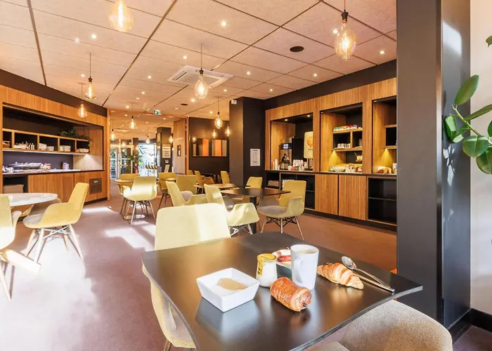 Kyriad Clermont Ferrand Nord - Riom