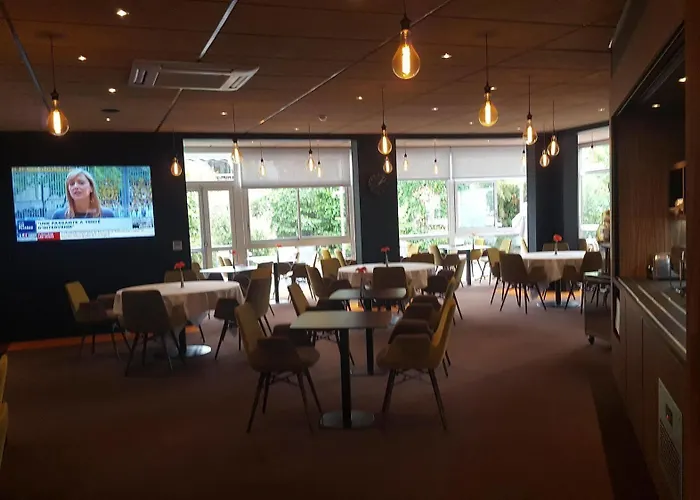 Kyriad Clermont Ferrand Nord - Hotel 3*