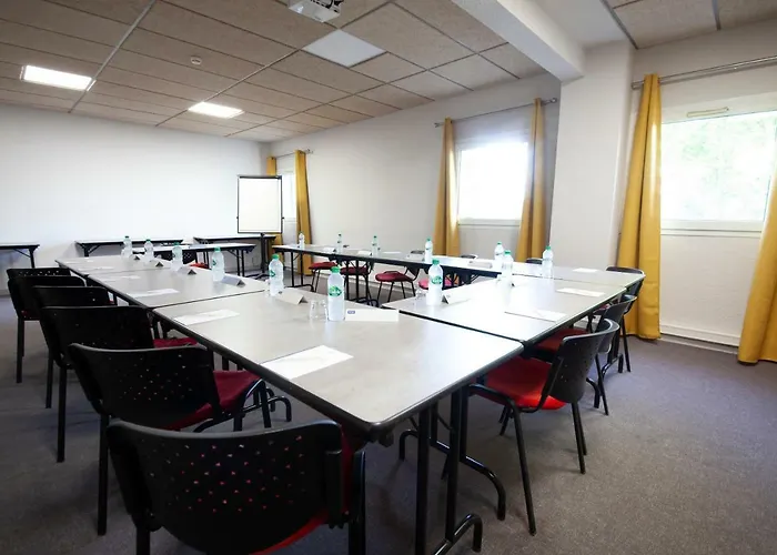 Hotel Kyriad Clermont Ferrand Nord - Riom